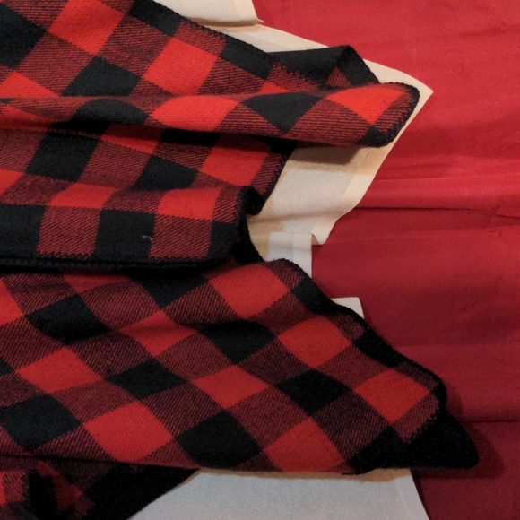 Buffalo Plaid Cape - Picture 2 of 6